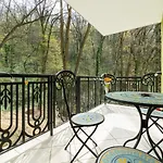 Nature - Minutes Away From The Old Town And Afi Mall Daire *