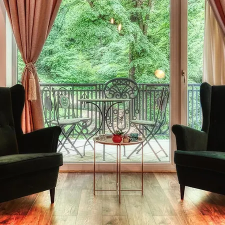 Nature - Minutes Away From The Old Town And Afi Mall Apartment