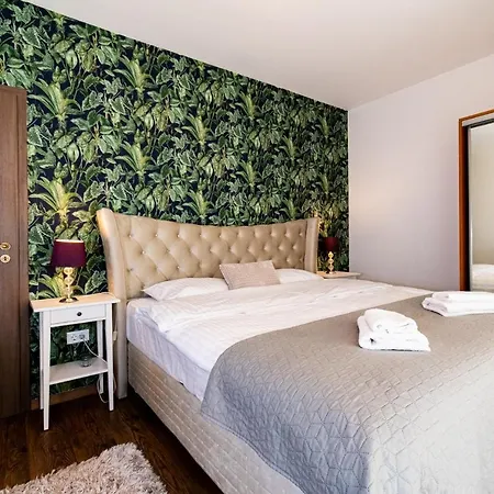 Nature - Minutes Away From The Old Town And Afi Mall Apartment Brasov