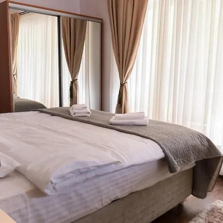 Nature - Minutes Away From The Old Town And Afi Mall *