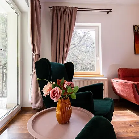 Nature - Minutes Away From The Old Town And Afi Mall