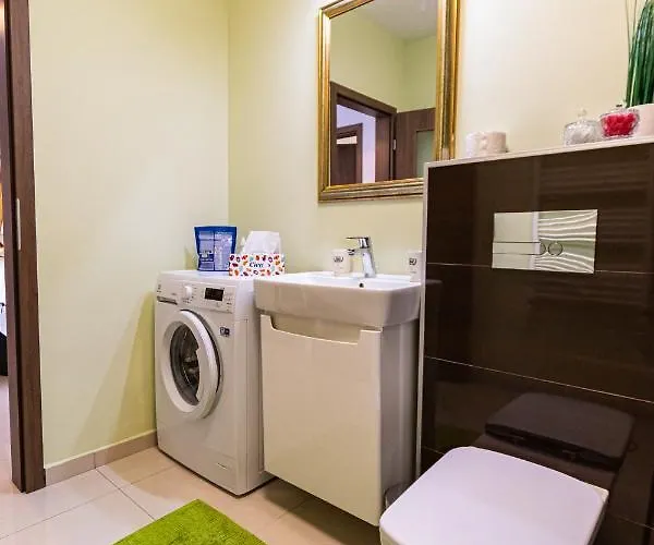 Nature - Minutes Away From The Old Town And Afi Mall *